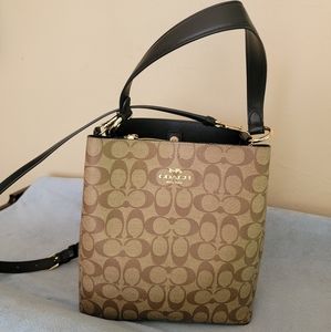 Coach purse, practically brand new, make me an offer!